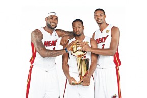 Milan Sports-皇权崩塌！巴特勒率队爆冷击沉银河战舰，势不可挡引爆全场！